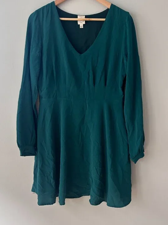 ModCloth Green Bell Sleeve Fit and Flare Dress - Picture 1 of 6